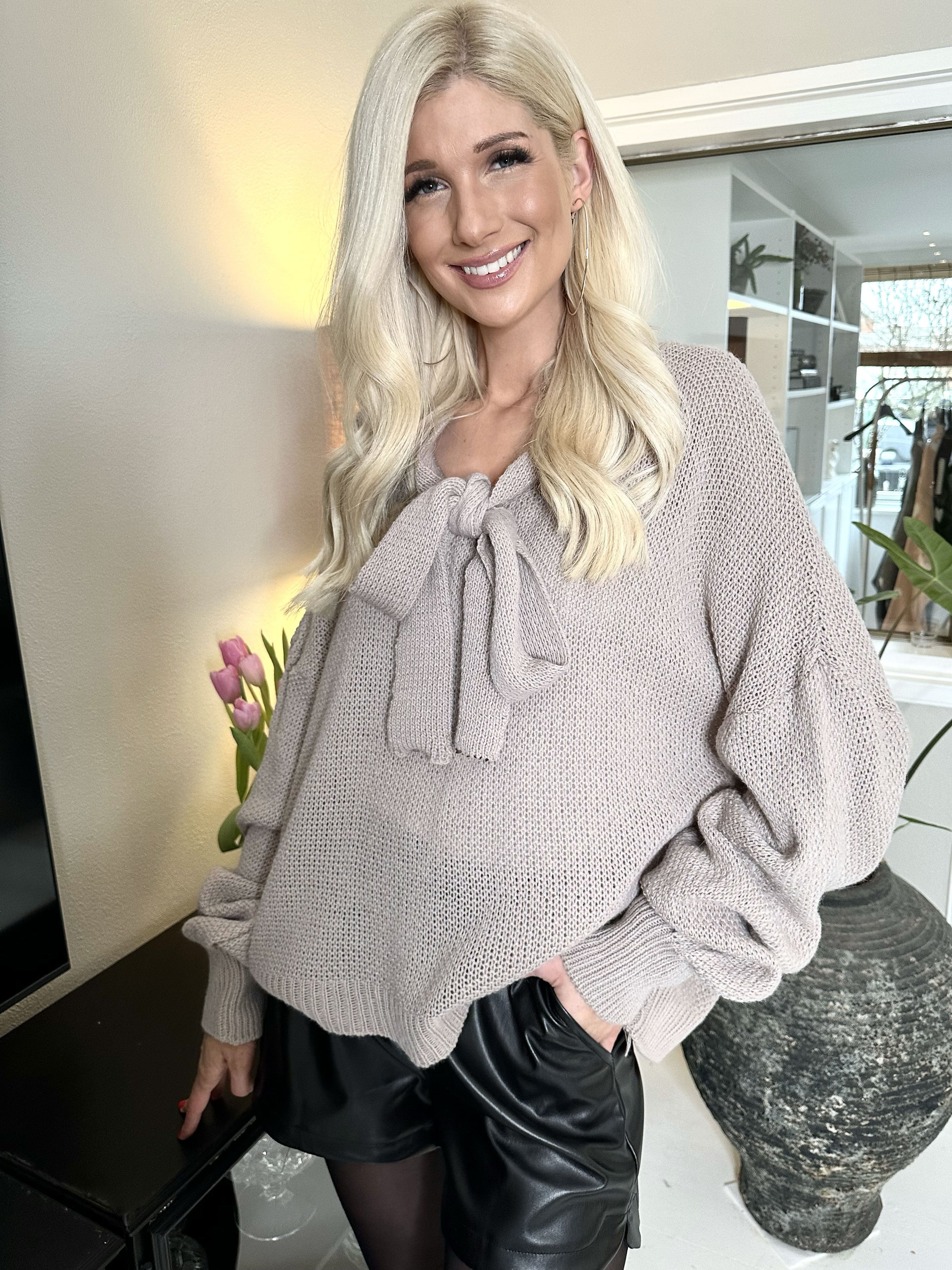 Cutie - Sött stickad tröja med rosett